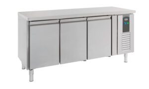 700 TABLE RÉFRIGÉRÉE 3 PORTES
